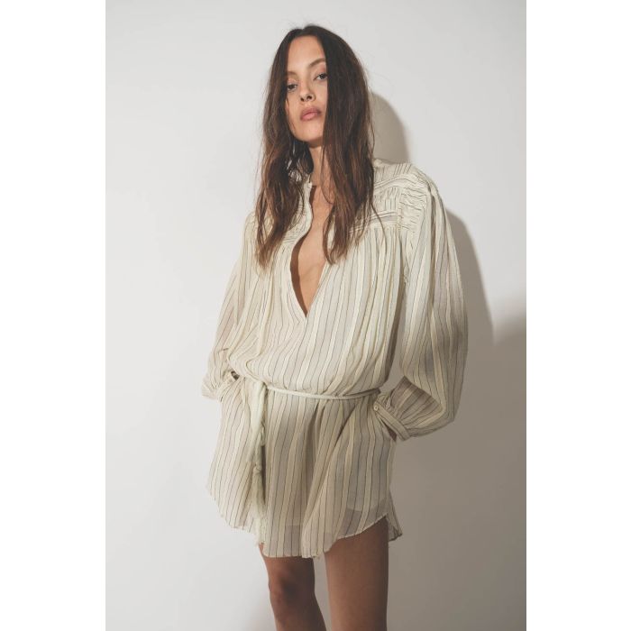 Robe courte manches longues en voile de coton doublée rayée Leozi Isabel Marant Etoile. Porté avec une ceinture corde qui accompagne la robe. 