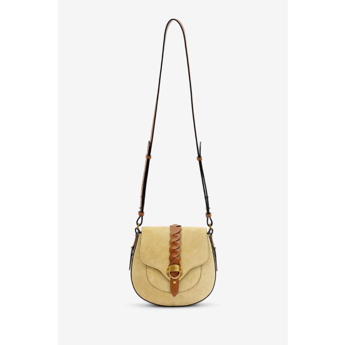 Sac Altay Small Isabel Marant en cuir suédé beige et cuir lisse naturel. Porté épaule ou croisé. Détail de la bandoulière longue.
