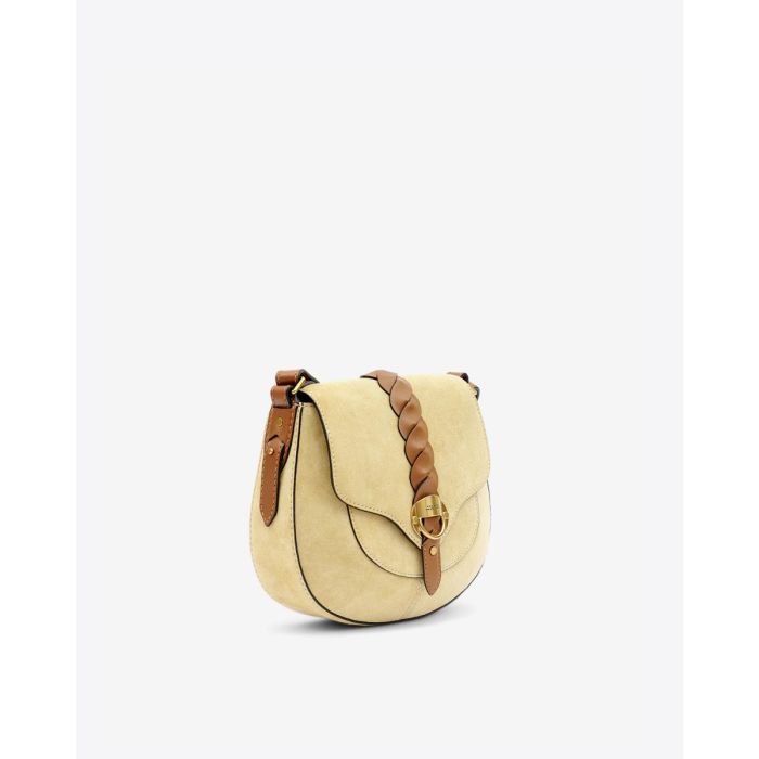 Sac Altay Small Isabel Marant en cuir suédé beige et cuir lisse naturel. Porté épaule ou croisé. Profil.