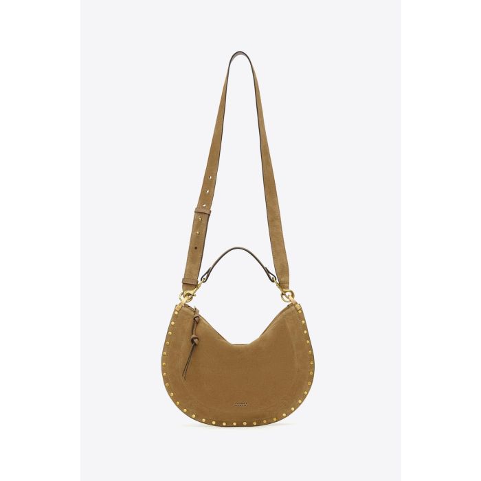 Sac Oskan Soft Zip Isabel Marant en cuir suédé taupe et clouté. Bandoulière courte pour un porté main ou épaule et une bandoulière pour un porté épaule ou croisé. Détail de la bandoulière longue. Face.