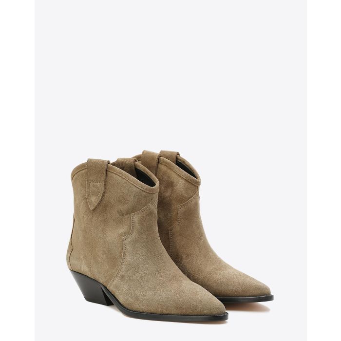 Boots santiags en cuir suédé taupe Dewina Isabel Marant. Face.  
