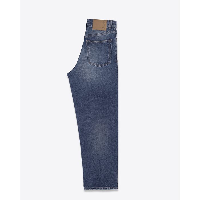 Jean large et court baggy délavage Mid Blue Betty Haikure. Profil.