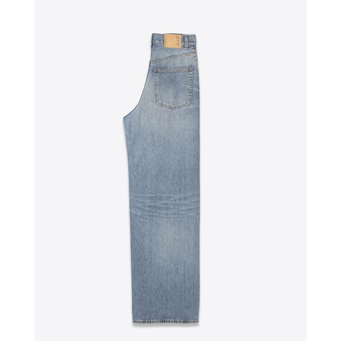 Jean large Candy Haikure en tencel bleue délavée. Vue profil. 
