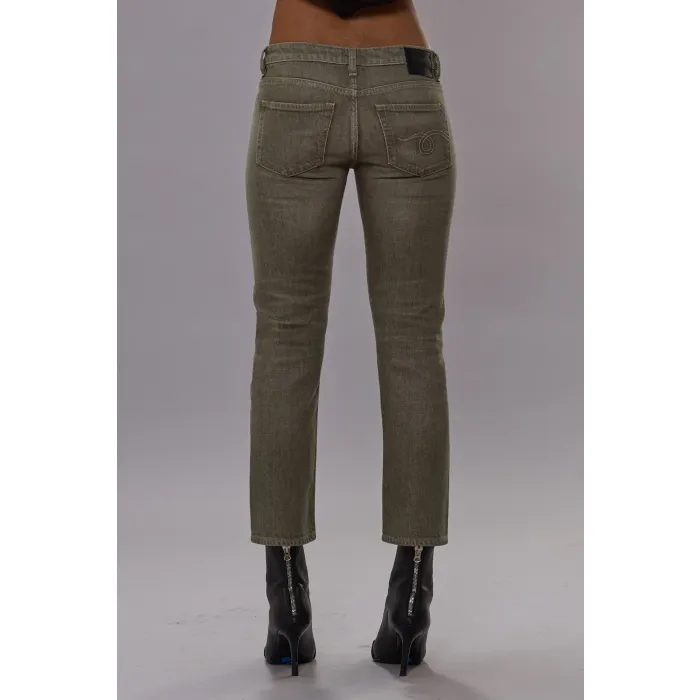 Jean taille basse Boy Straight Army Green Stretch kaki R13 denim. Porté de dos. 