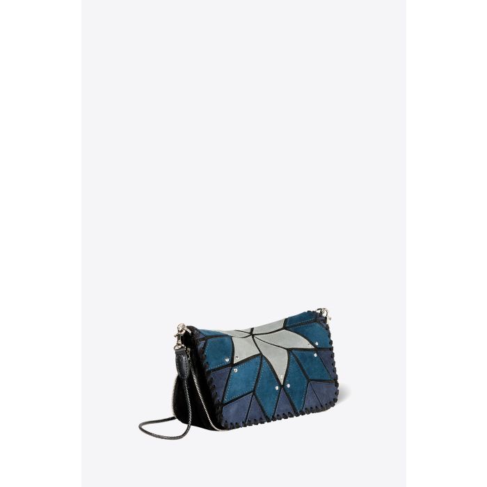 Mini-sac Bobi S Jérôme Dreyfuss en patchwork de cuir suédé bleu Lever du Jour. Bandoulière longue en cuir tressé. Profil. Détail des zip sur les côtés.