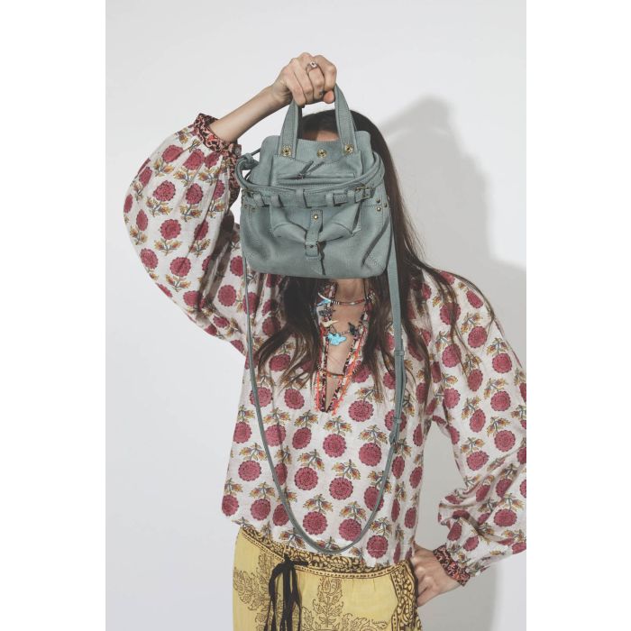 Sac bandoulière Billy Nano bleu ciel Jérôme Dreyfuss. Porté main.
