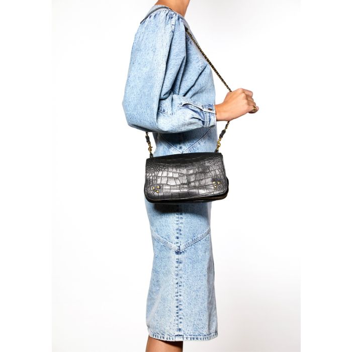 Sac bandoulière chaine Bobi vachette croco noir Jérôme Dreyfuss. Porté profil.