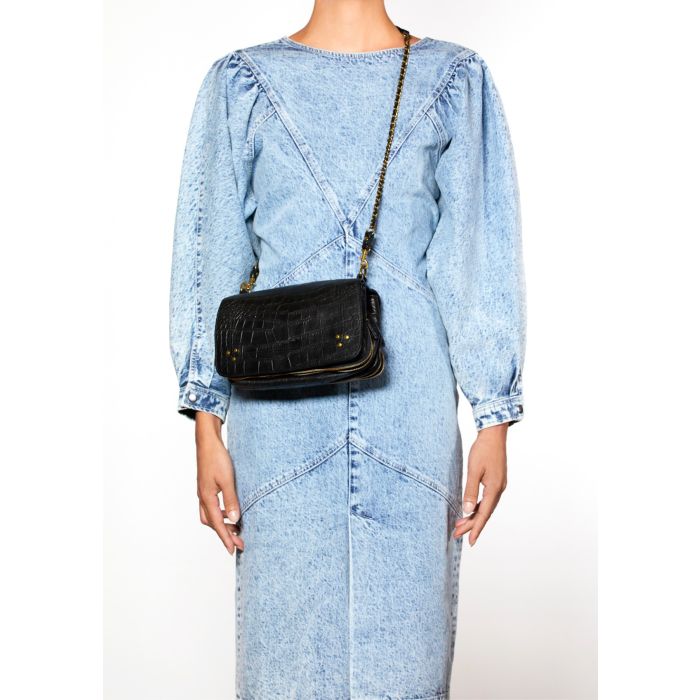 Sac bandoulière chaine Bobi vachette croco noir Jérôme Dreyfuss. Porté face. 