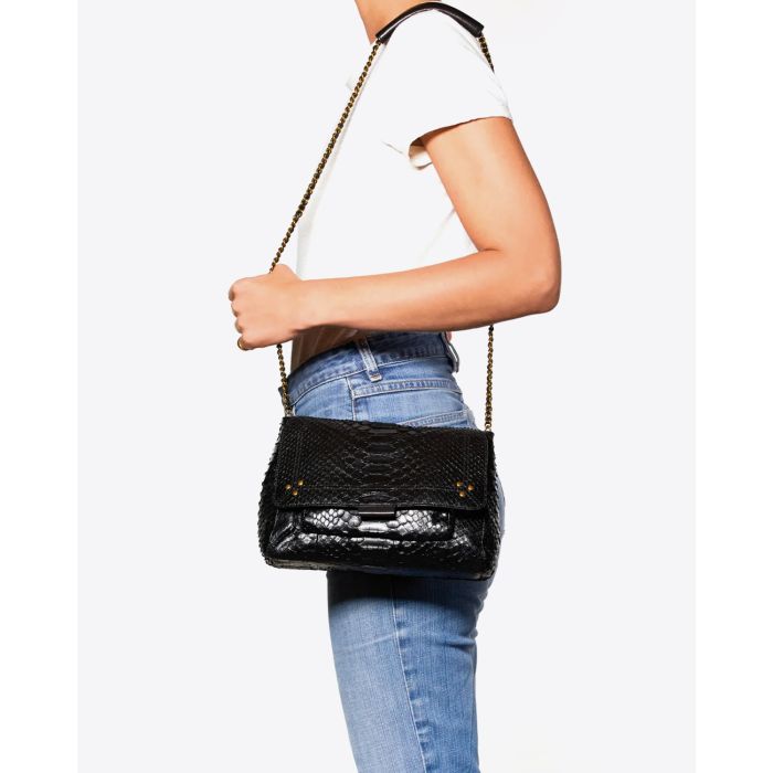 Sac Lulu M Jérôme Dreyfuss en cuir python noir. Vue porté épaule 