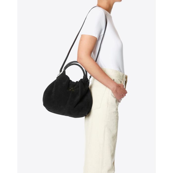 Sac bourse Gordi M Jérôme Dreyfuss en cuir suédé noir porté à l'épaule. 