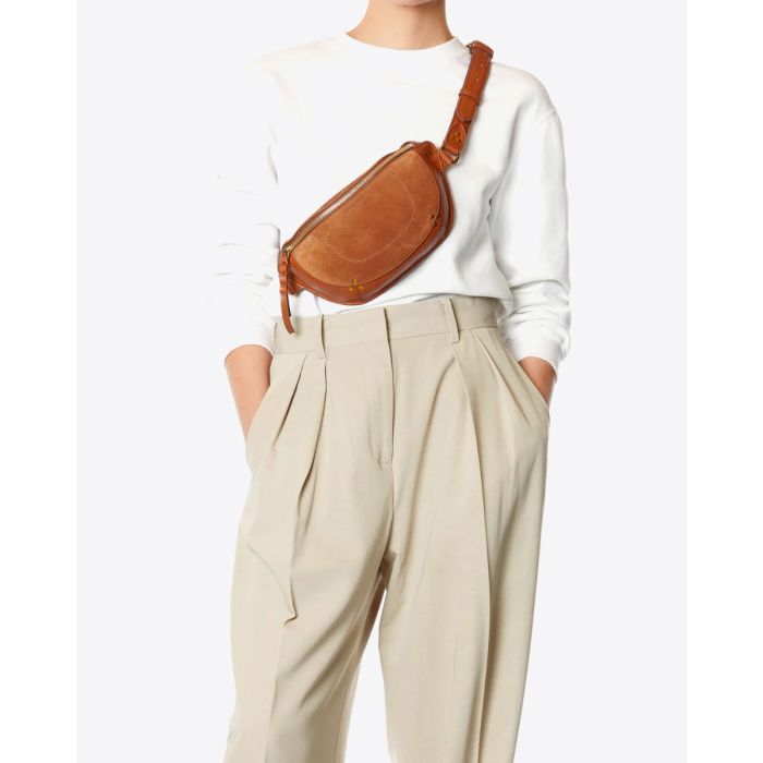 Sac banane Lino Jérôme Dreyfuss en cuir suédé caramel porté crossbody.