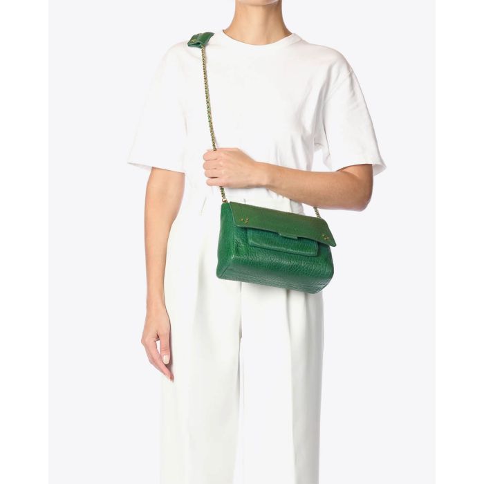 Sac moyen format Jérôme Dreyfuss en cuir vert. Vue porté bandoulière. 