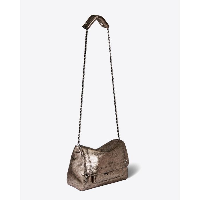 Sac Lulu M en cuir lamé champagne Jérôme Dreyfuss. Bandoulière longue pour un porté épaule ou croisé.