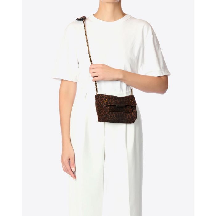 Sac Lulu S Jérôme Dreyfuss en cuir suédé léopard naturel porté croisé.
