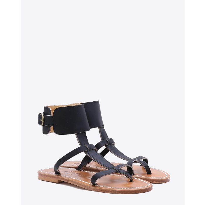 Sandales plates Caravelle en cuir noir K.Jacques. Face.