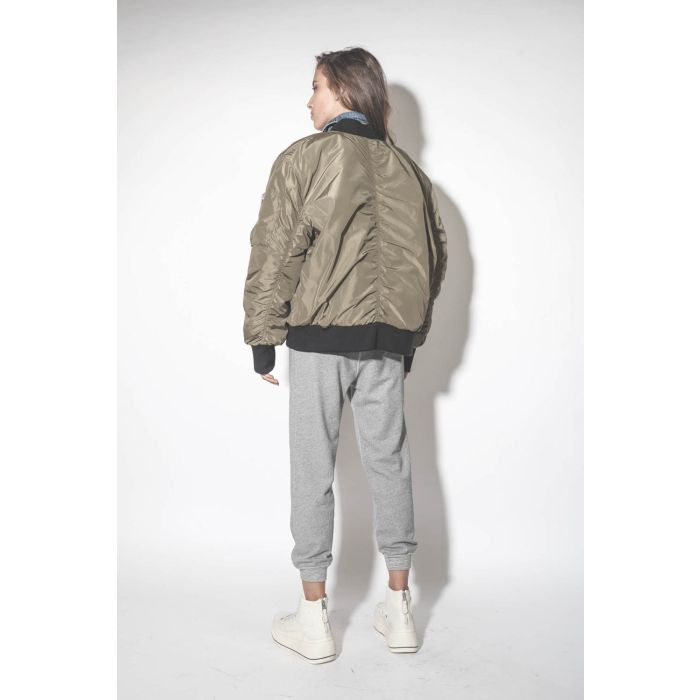 Blouson Bomber aviateur kaki Mikuta. Porté de dos.