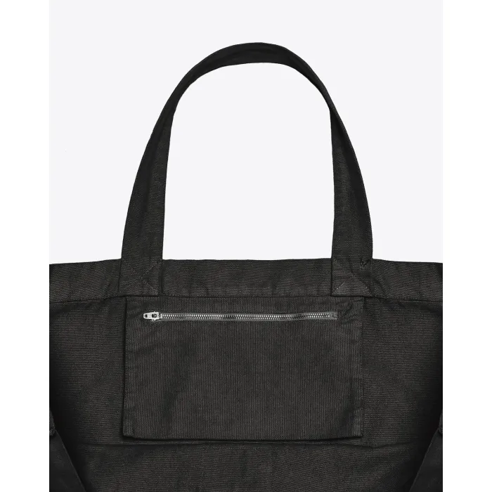 Mikuta Cabas large en toile noir délavé. Détail de la poche intérieur avec zip.
