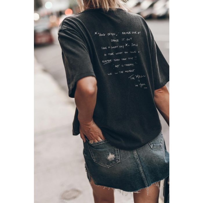 Tee-shirt Self Love Vintage Mikuta noir. Vue porté dos. 