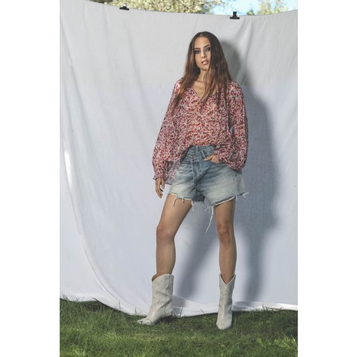 Blouse en viscose imprimée fleurs rose Daytonea Isabel Marant Etoile. Porté face. 