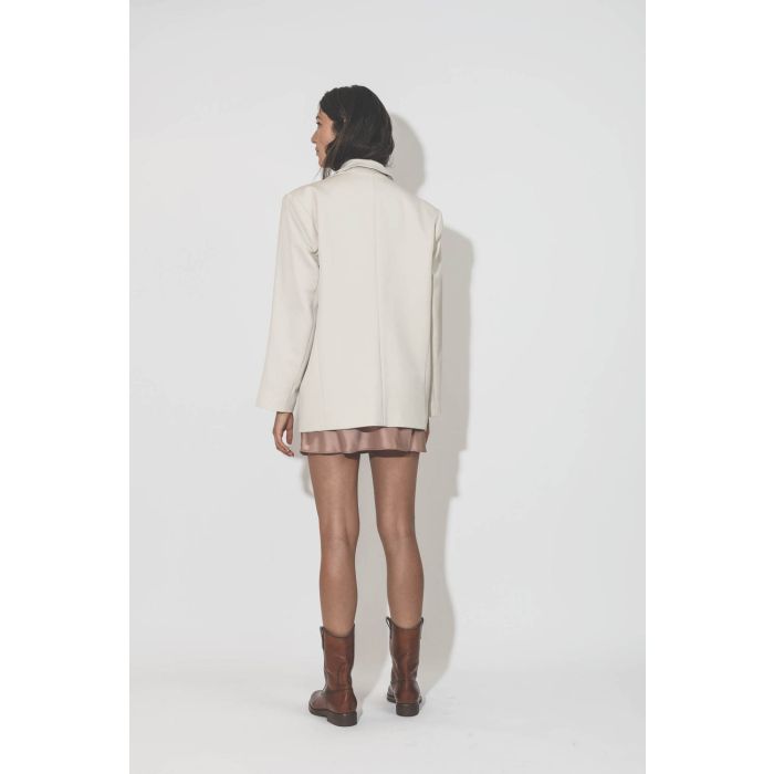 Veste droite écru Quinn Anine Bing. Porté de dos.