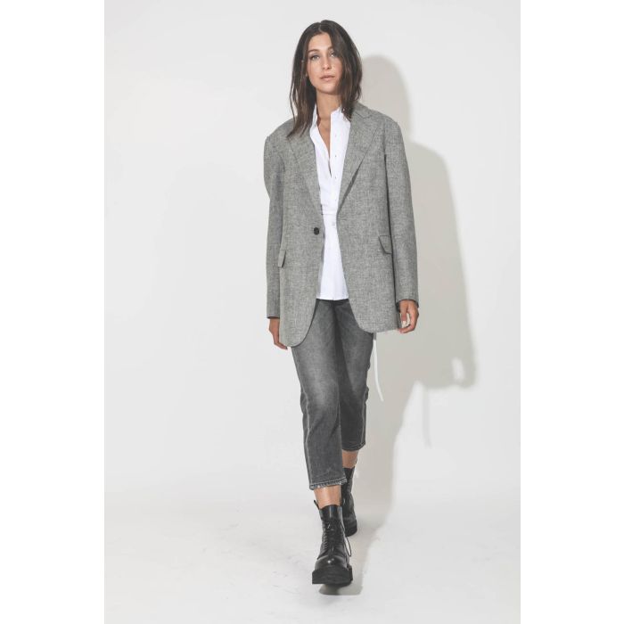 Veste en flanelle grise bord franc R13. Porté de face.