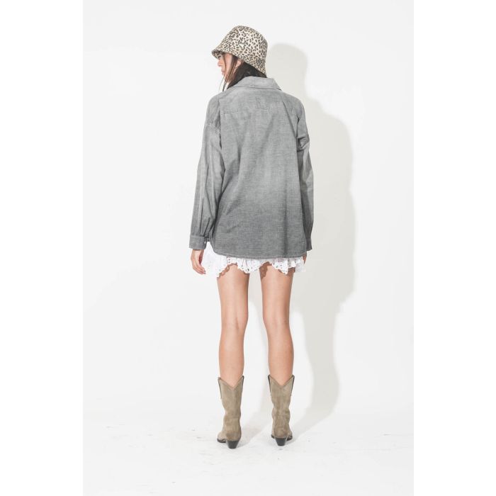 Short en dentelle blanc Kaddy Marant Etoile. Porté de dos.