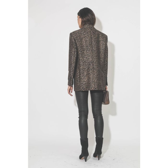 Veste droite tissu damassée léopard marron et noir Golden Goose. Porté de dos.