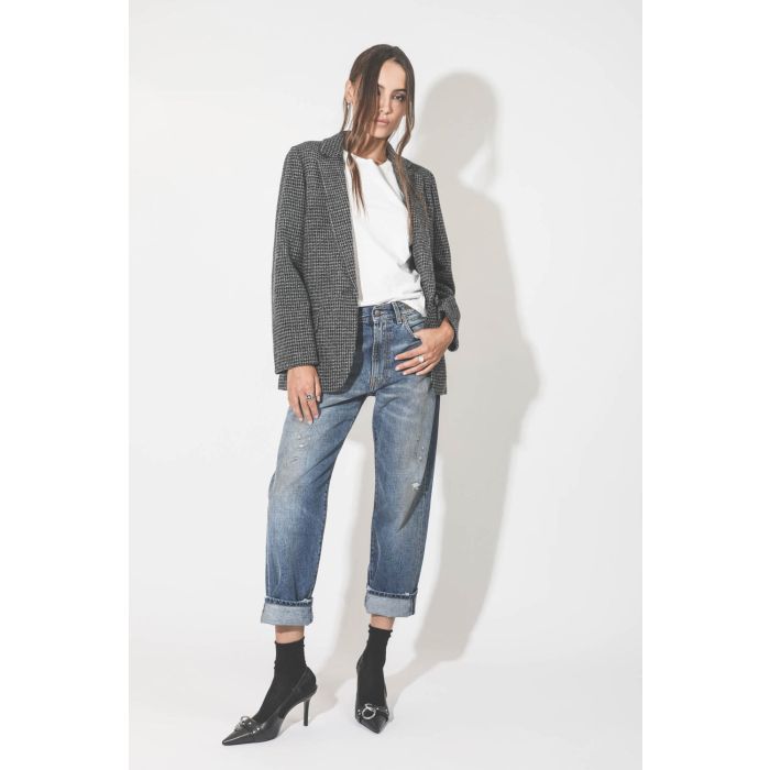 Jeans Boyfriend bleu ciel Amber Blue r13 Denim. Porté de face.