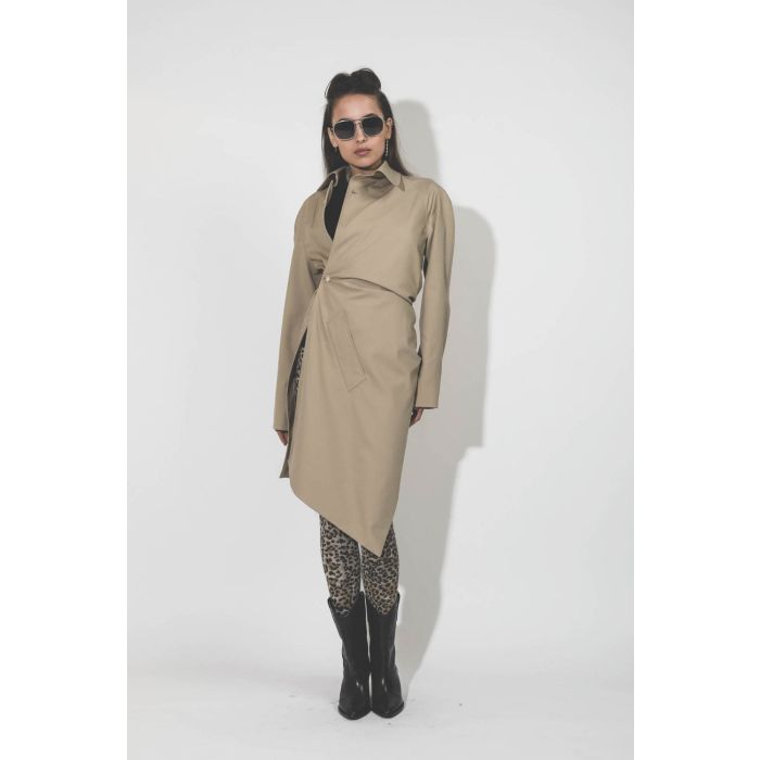 Trench beige Friedrich Vautrait. Porté fermé. 