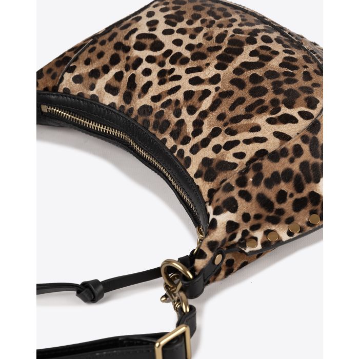 Sac Oskan Moon Isabel Marant en poil de veau imprimé léopard. Vue détail. 