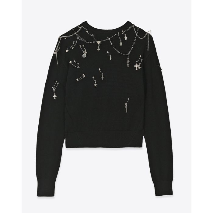 Pull Tight Waist Crewneck Sweater R13 en laine noire, orné de bijoux argentés. Vue de dos.