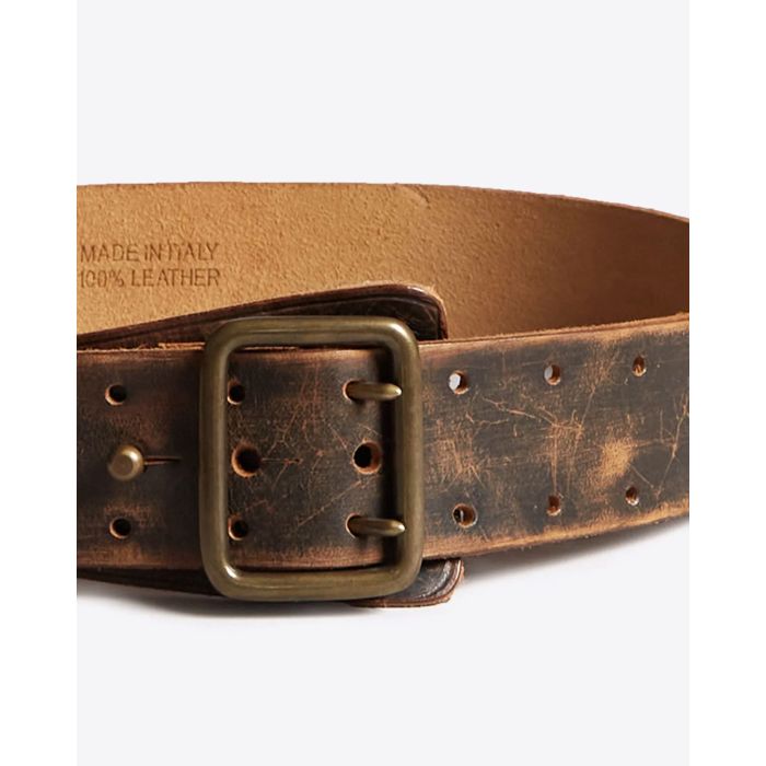 Ceinture en cuir marron esprit militaire r13. Détail de la boucle.