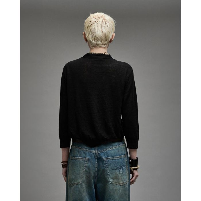 Gilet court manches 3/4 en lin noir Balloon Cardigan R13. Porté de dos.