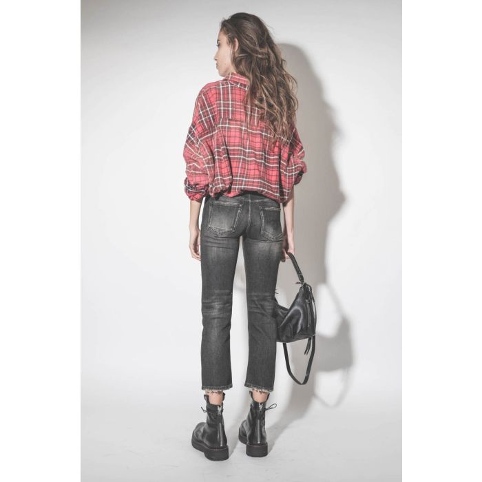 Jean court Skinny noir Boy Straight délavage Abbey black R13. Porté de dos.