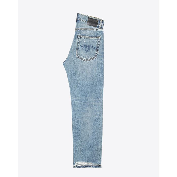 Jean Boyfriend bleu ciel déchiré bas de jambe r13. Profil. 