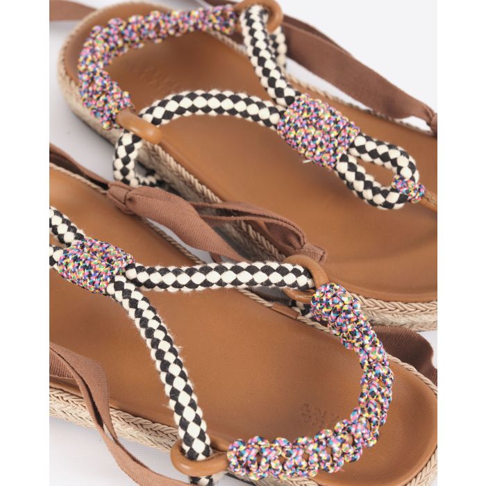 Sandales plates Gypsa Isabel Marant beiges. Vue détails