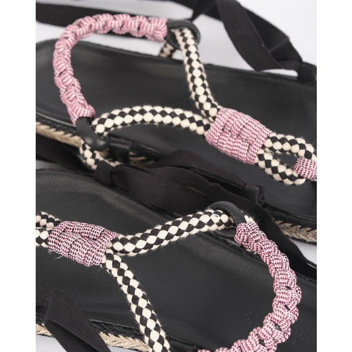 Sandales plates Gypsa Isabel Marant noires. Vue détails. 