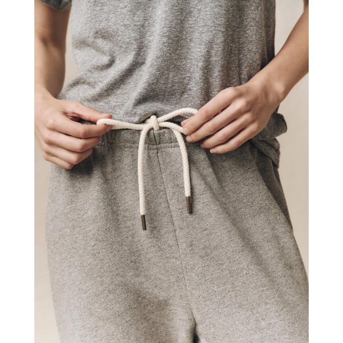 Pantalon jogging Stadium The Great en coton gris. Vue porté face. 
