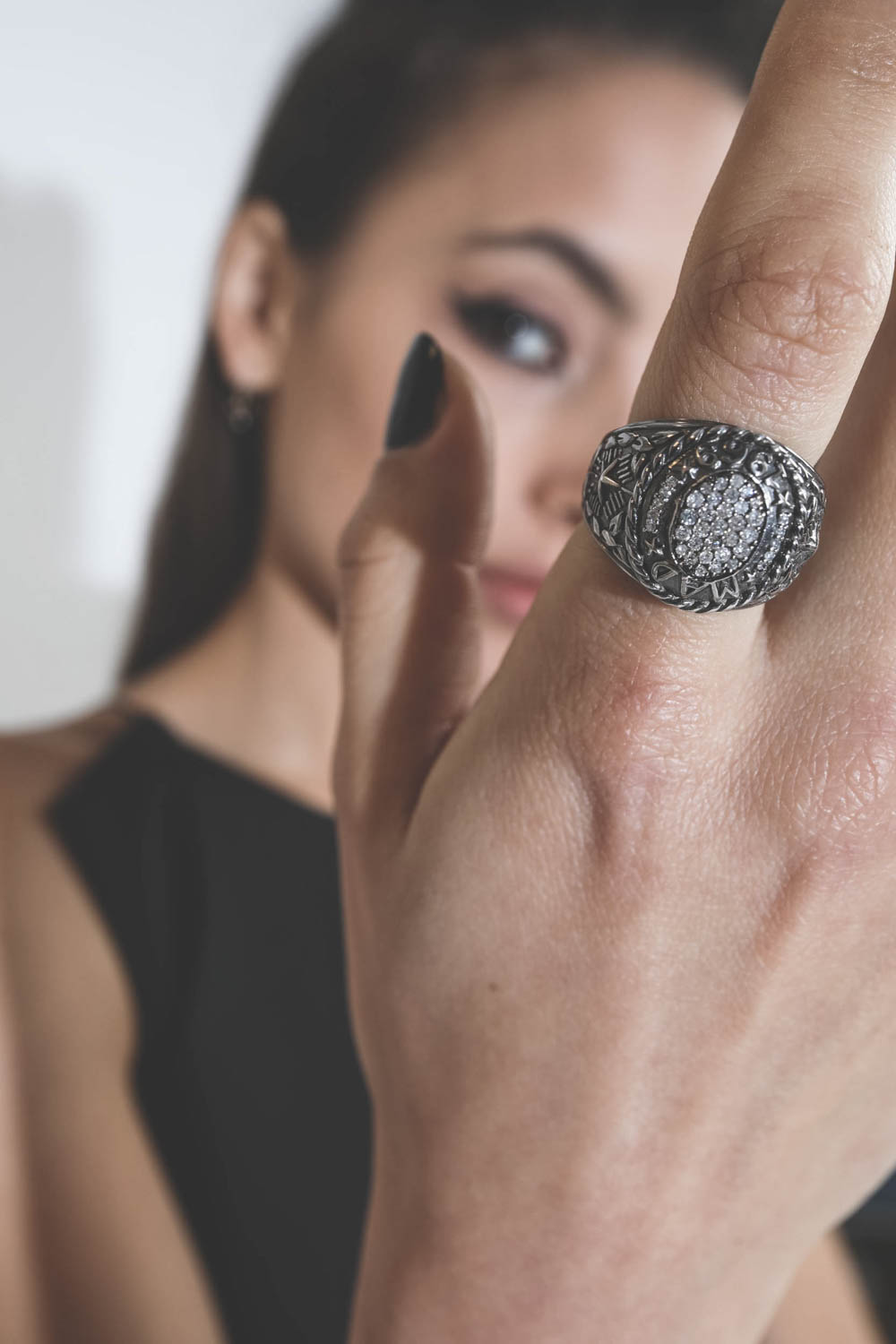 Chevalière en argent et diamants blancs De Jaegher.