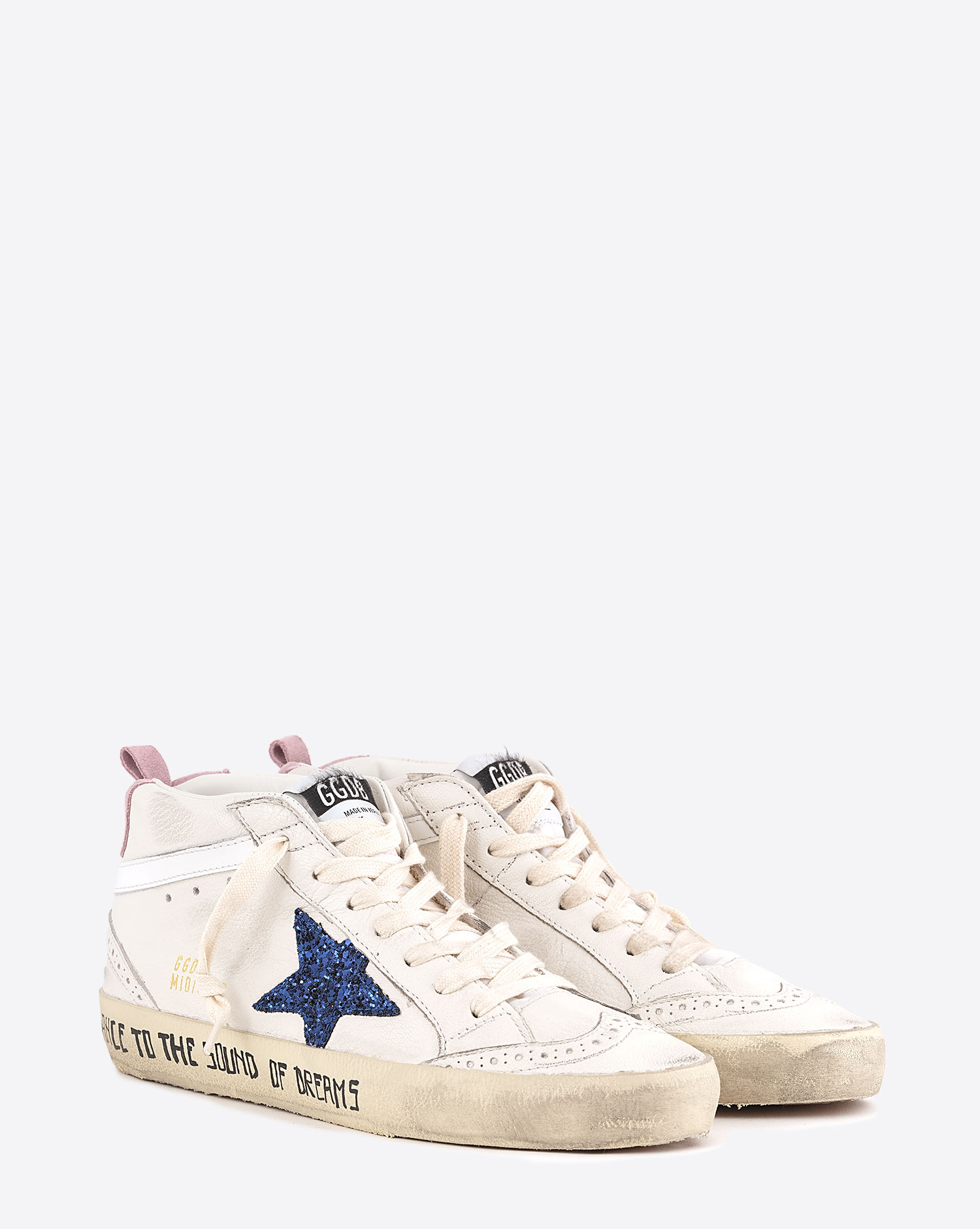 Sneakers Mid Star Golden Goose femme en cuir blanc étoile à paillettes bleues arrière rose. Face.