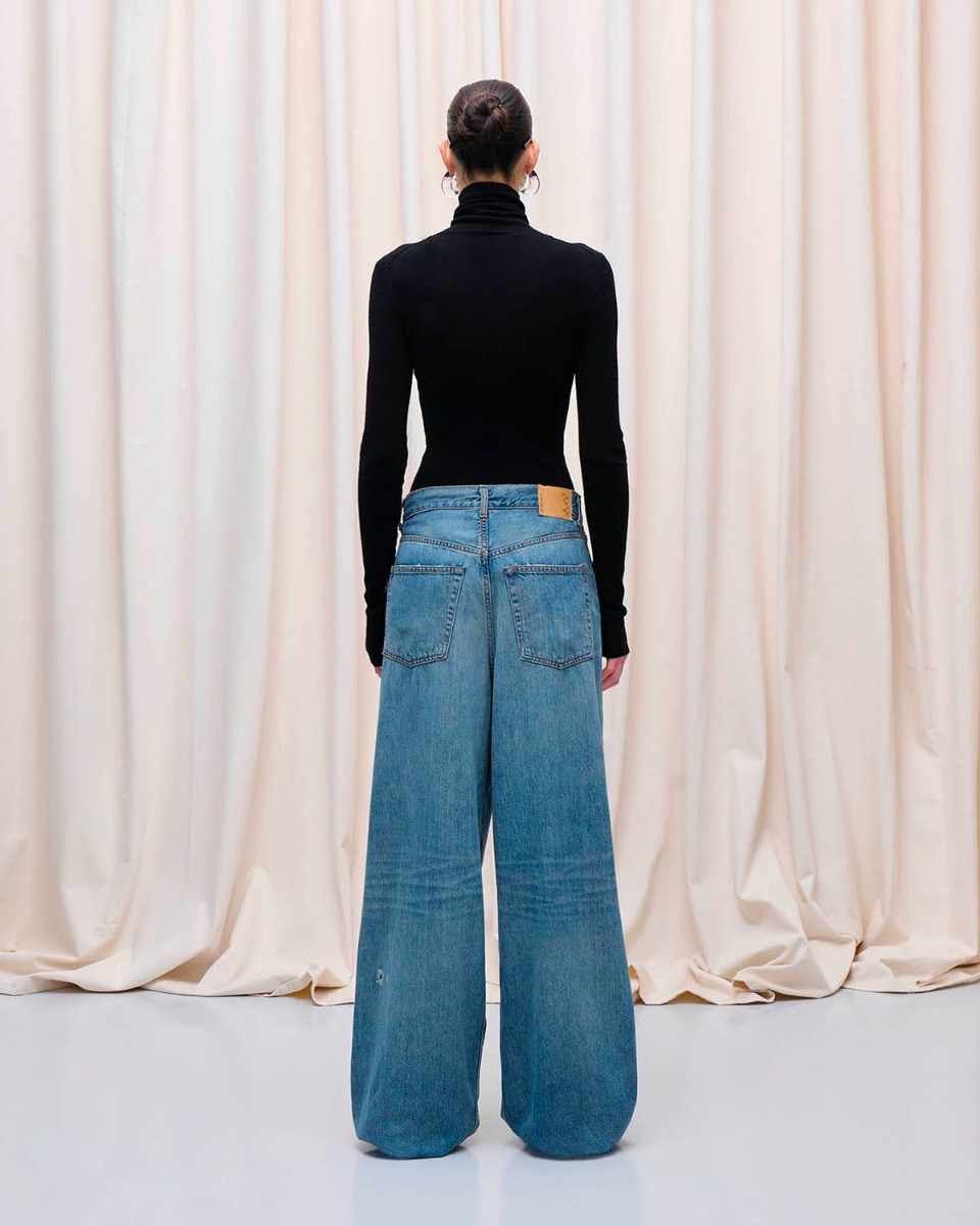 Jean Candy denim Haikure délavage Blue Tencel. Porté de dos.