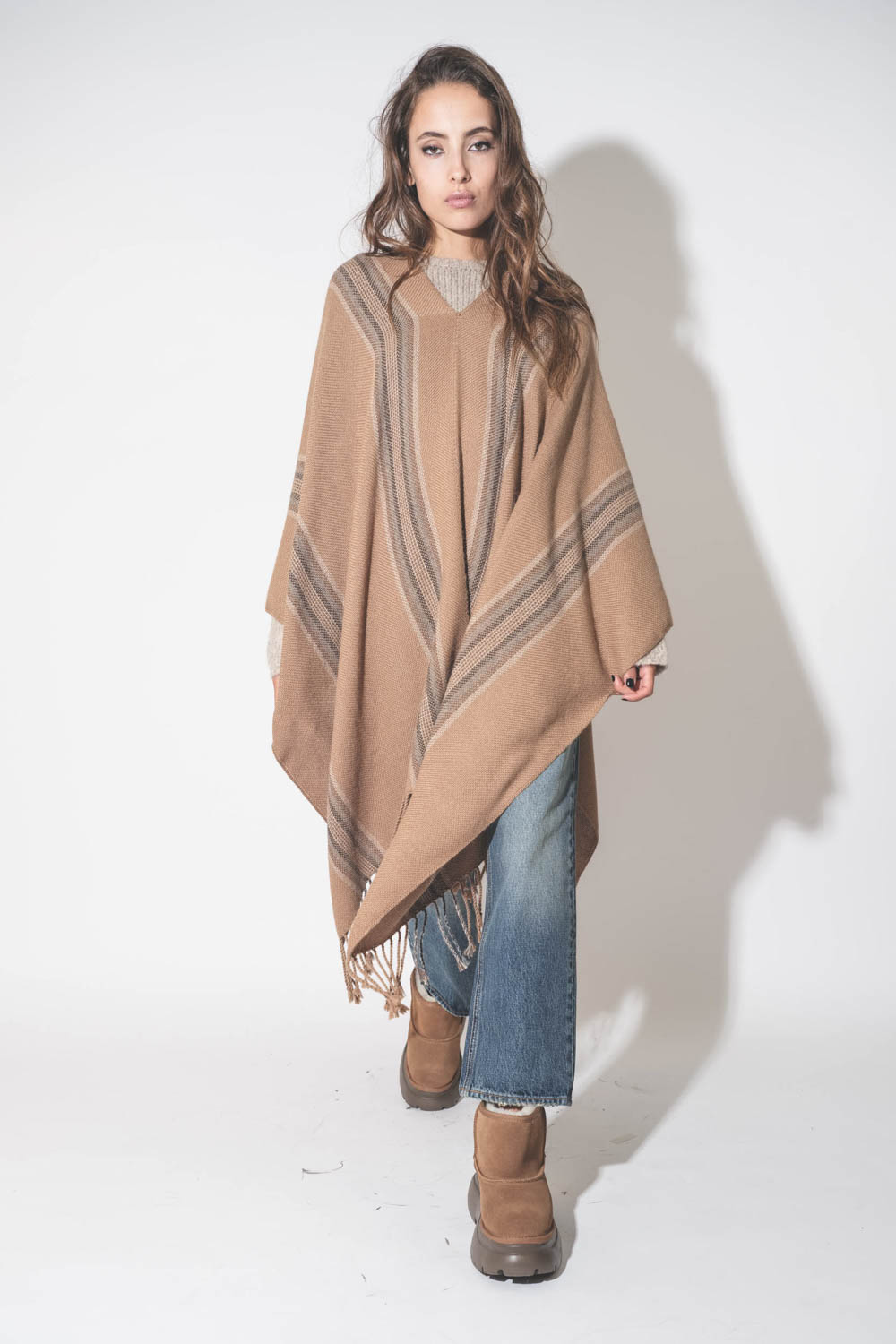 Hand.So.On Poncho Alpaga – Camel