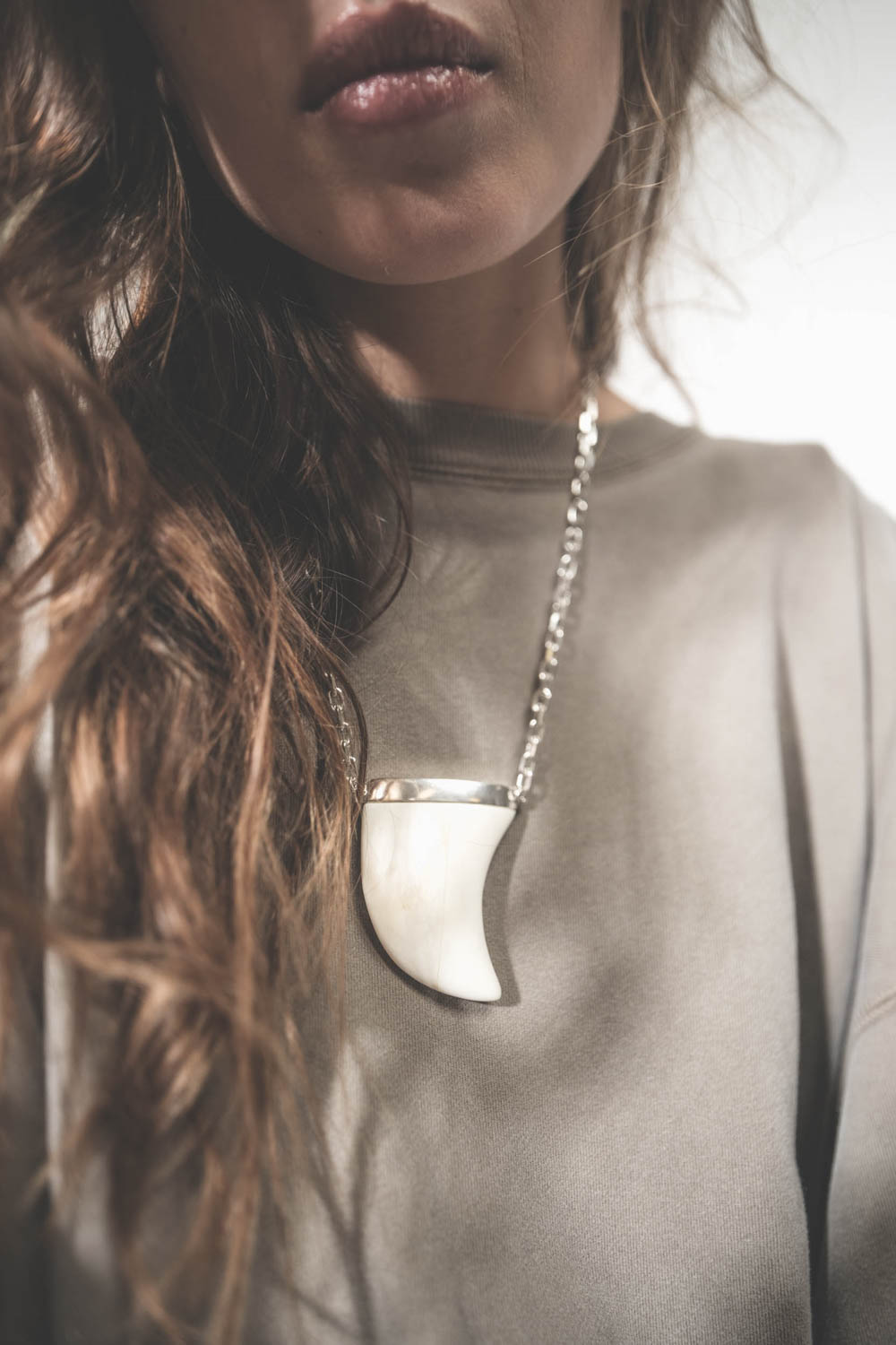 Isabel Marant Collier Ellen – Os et Métal Argenté