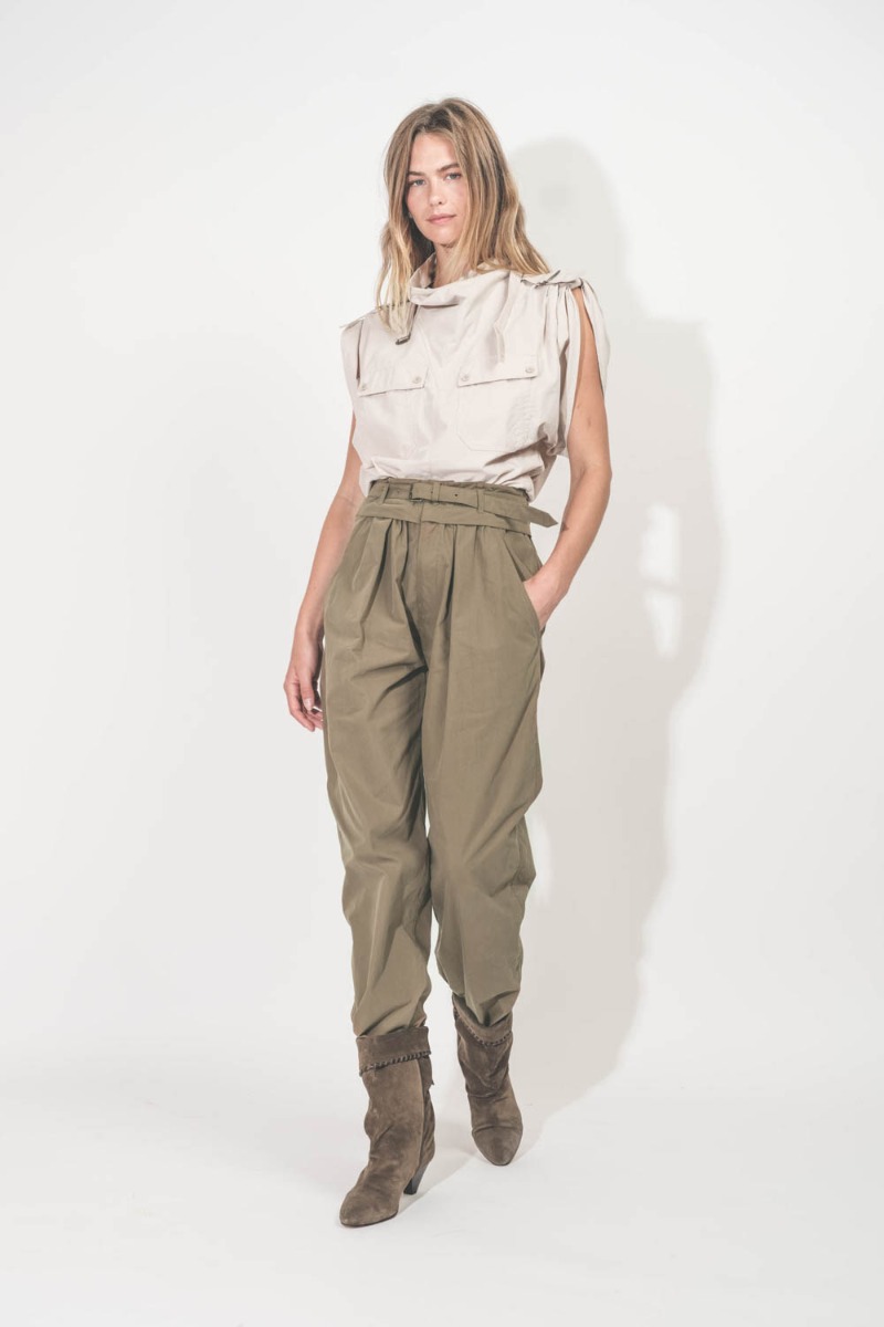 Pantalon Celia Isabel Marant en coton kaki. Porté avec le top Nemia Isabel Marant Etoile.