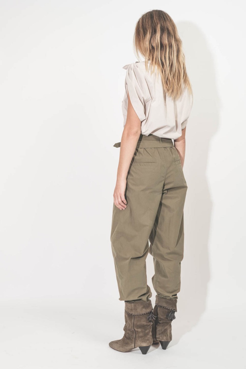 Top Nemia Isabel Marant Etoile en coton écru. Porté de dos.
