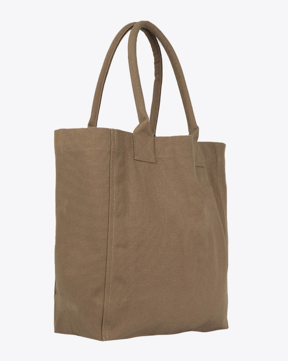 Sac cabas Yenky Isabel Marant en toile kaki logo "MARANT" floqué kaki foncé devant. Porté main ou épaule. Dos uni. 