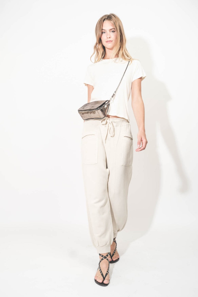 Sac Bobi S Jérôme Dreyfuss en cuir lamé champagne. Porté en Crossbody.