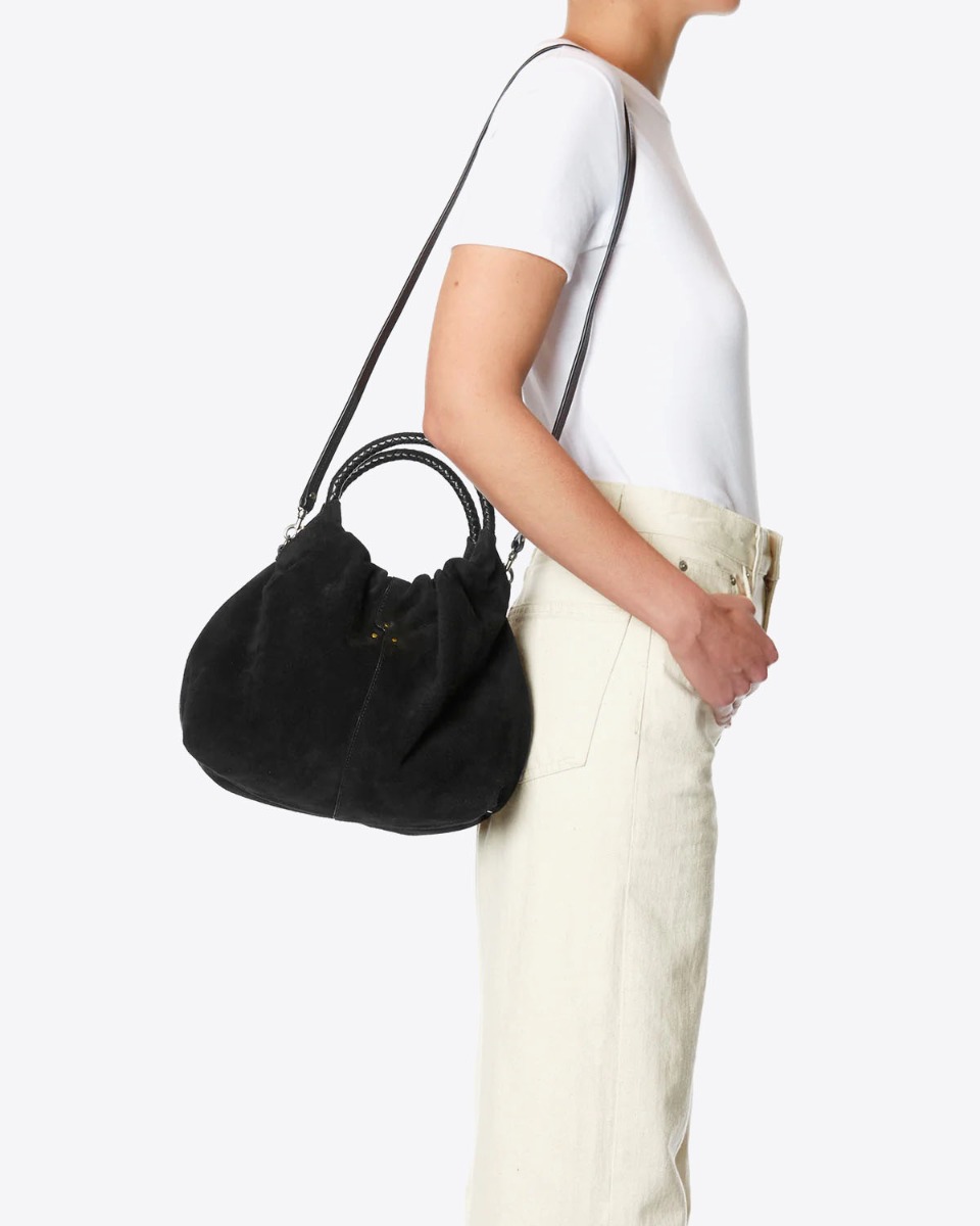Sac bourse Gordi M Jérôme Dreyfuss en cuir suédé noir porté à l'épaule. 