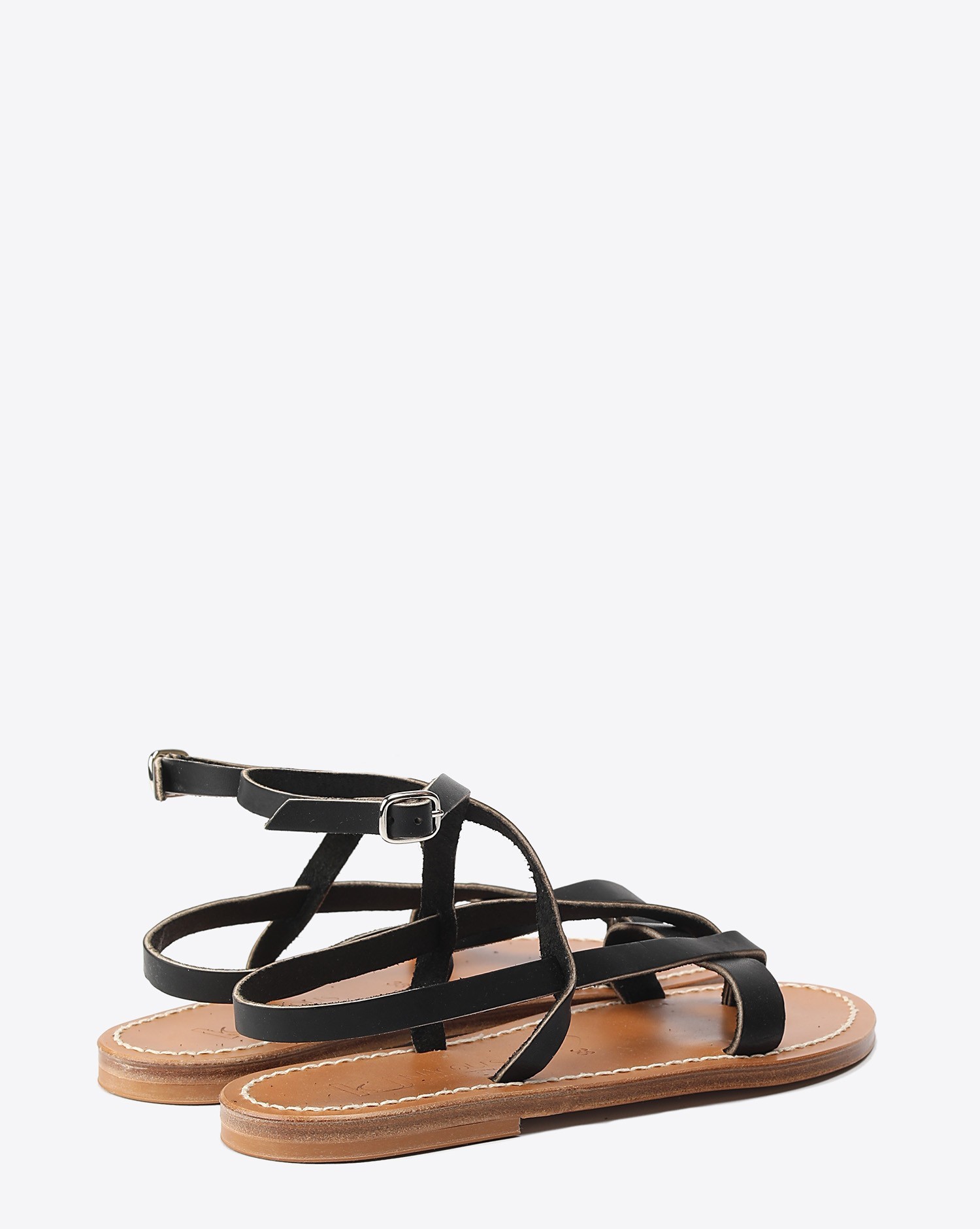 Sandales plates aubigne en cuir noir K.Jacques. Profil. 

