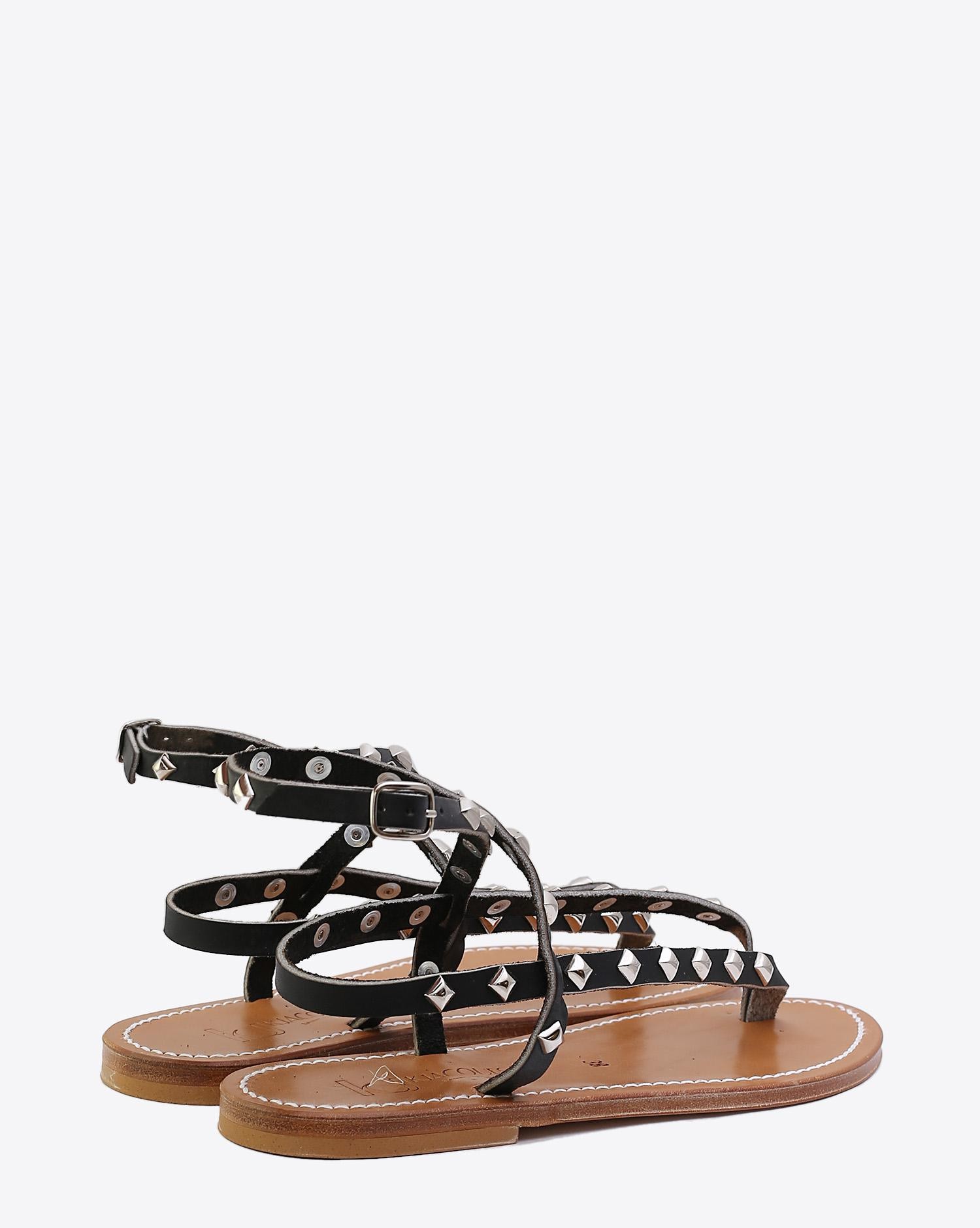 Sandales plates Deltapyr en cuir noir avec clous K.Jacques. Dos.